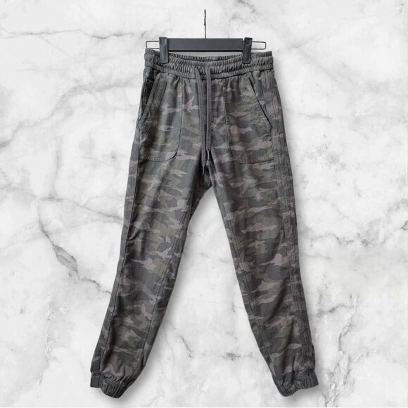 Athleta Farallon Jogger Pants Women’s 0 – Green Camo Cotton Stretch - Picture 1 of 10